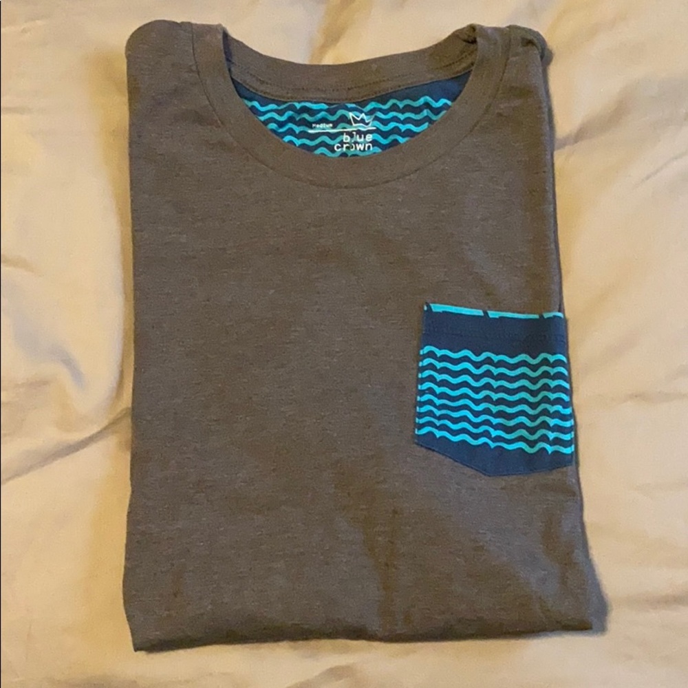 Gray t/shirt with dark blue/aqua line designs